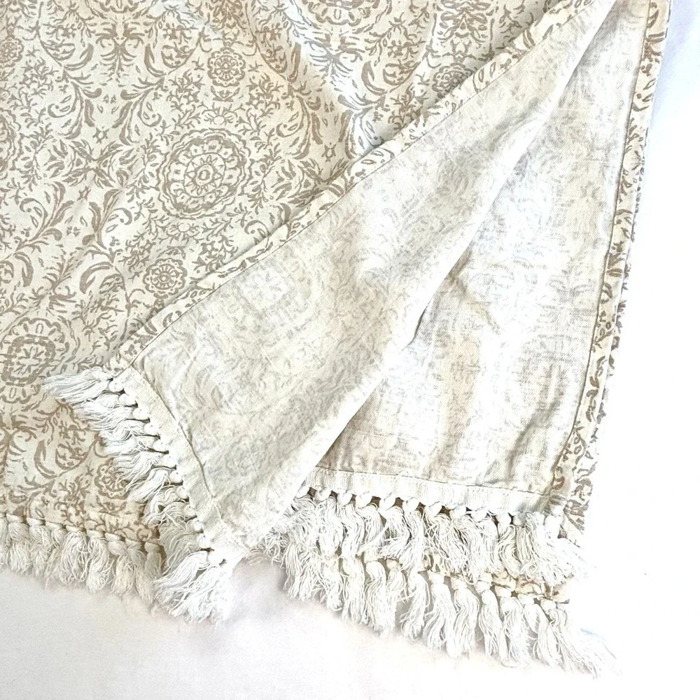 Threshold Target 52x80 Cotton Tablecloth Beige Cream Medallion Tassel Fringe Tan